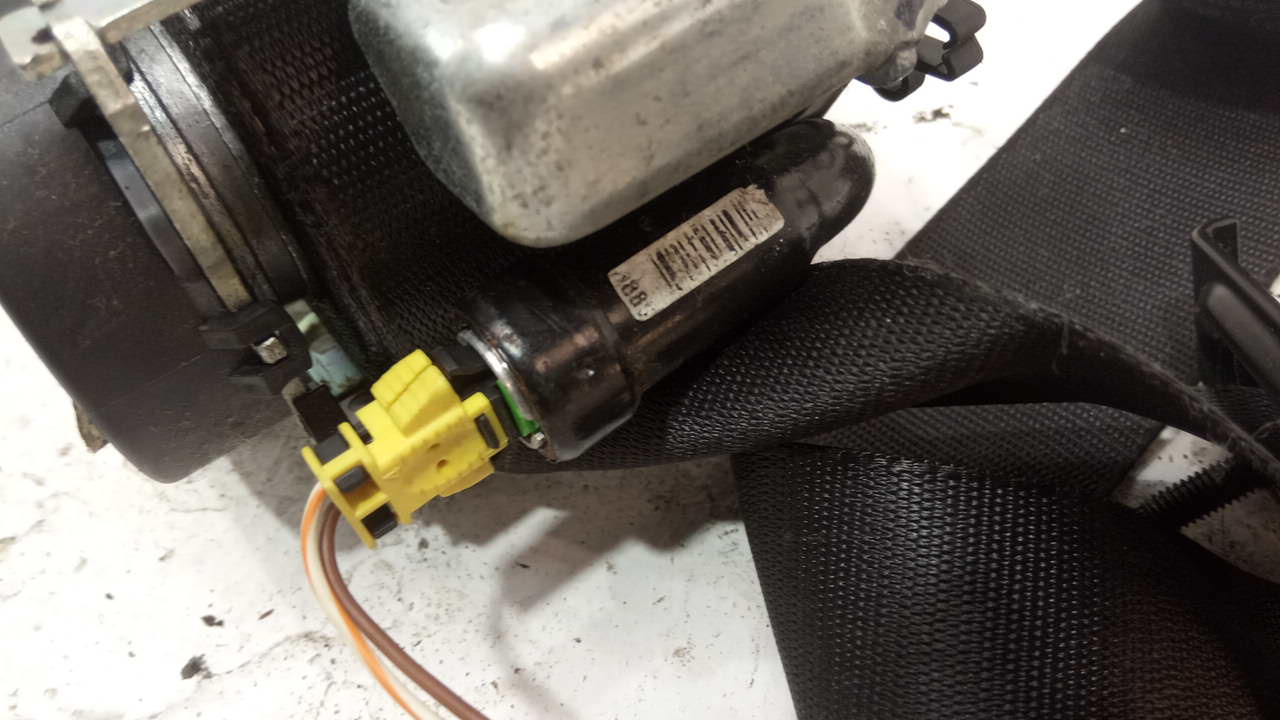 Ремень безопасности с пиропатроном