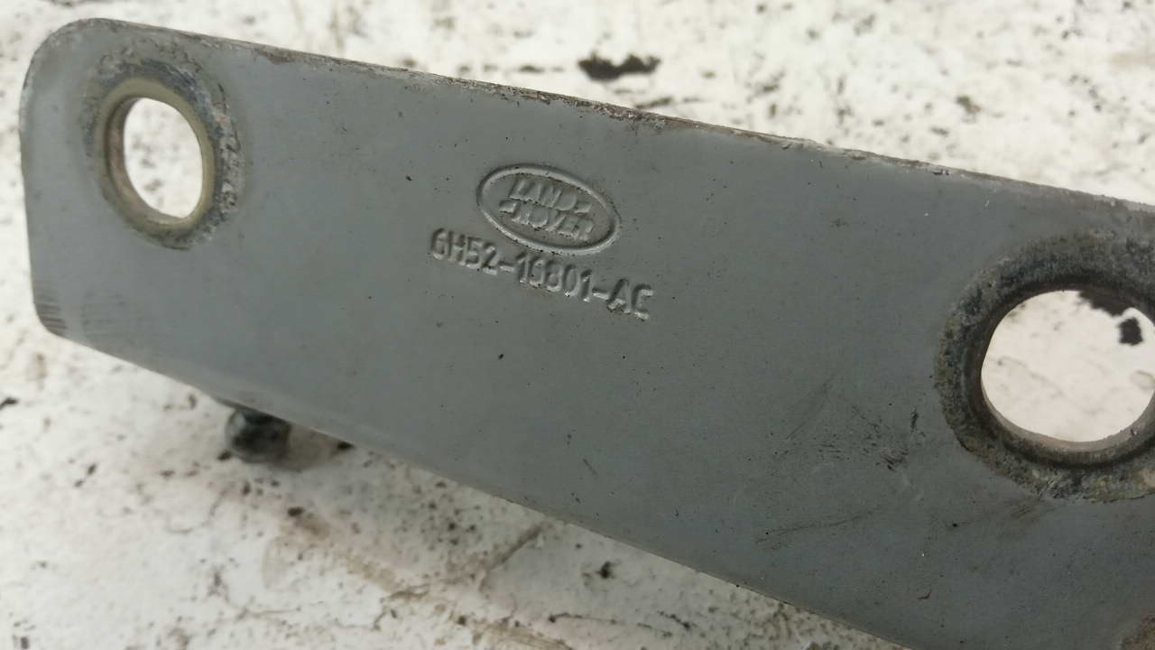 Петля капота левая