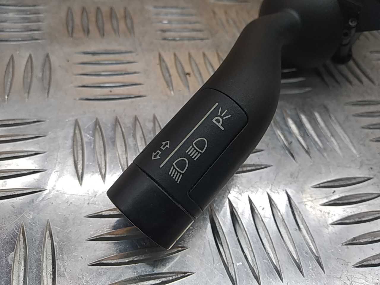 Переключатель поворотов подрулевой