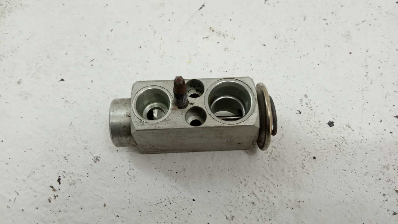 Клапан кондиционера