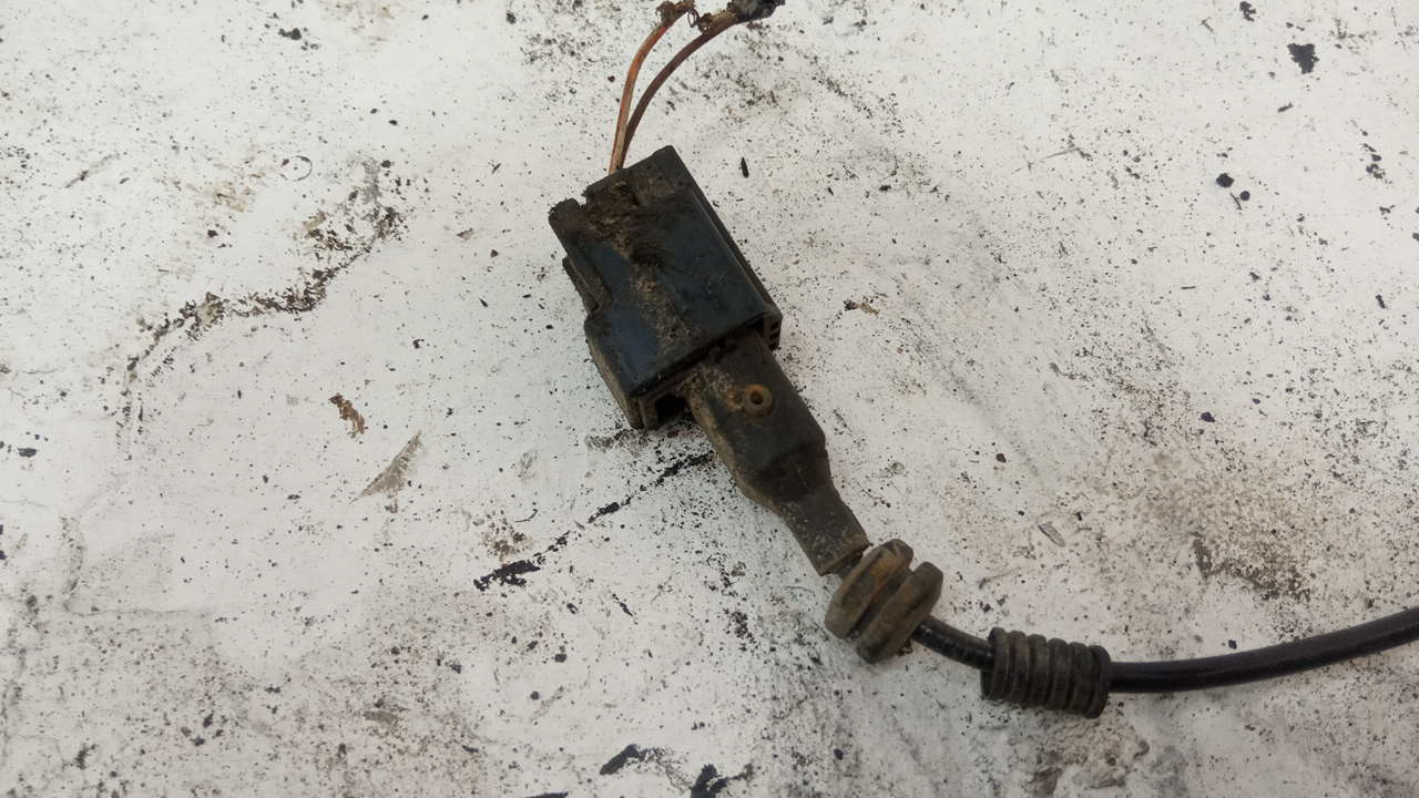 Датчик ABS задний