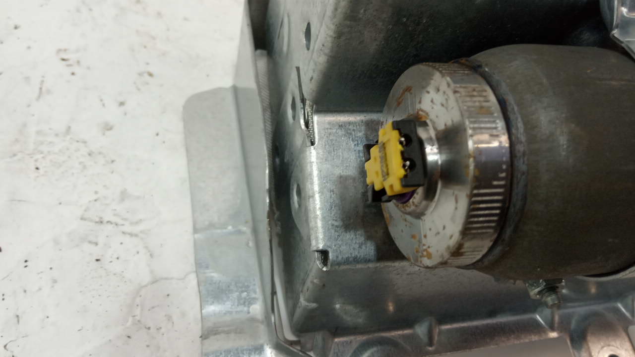 Подушка безопасности пассажирская (в торпедо)