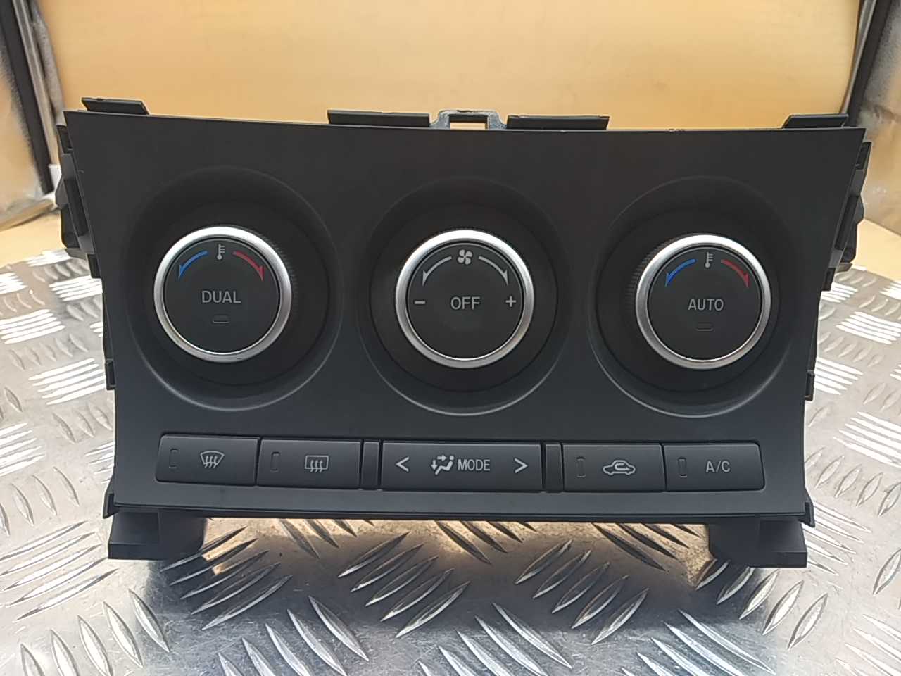 Блок управления климатической установкой