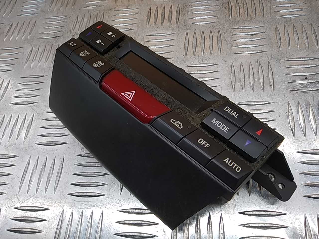 Блок управления климатической установкой