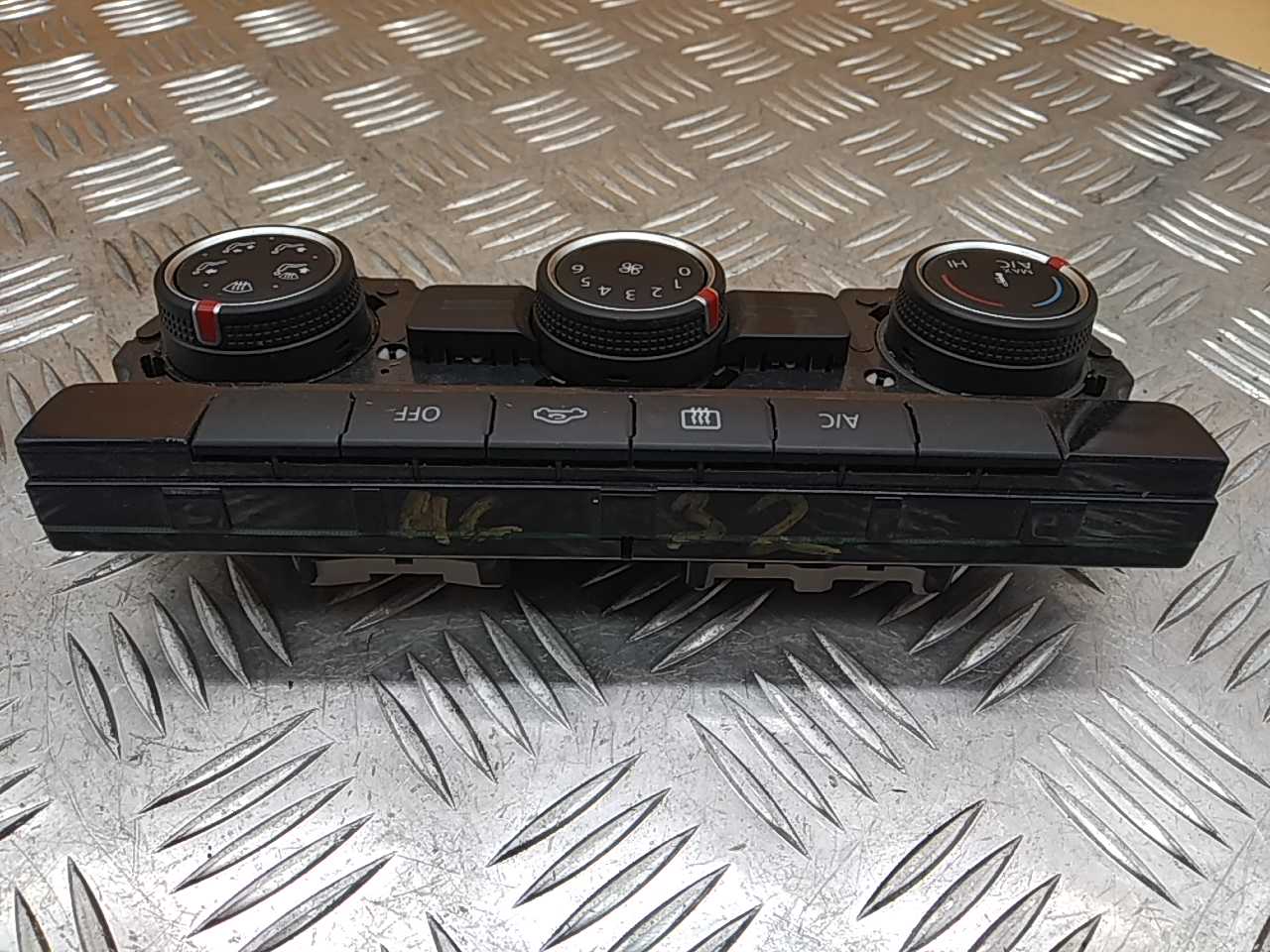 Блок управления климатической установкой