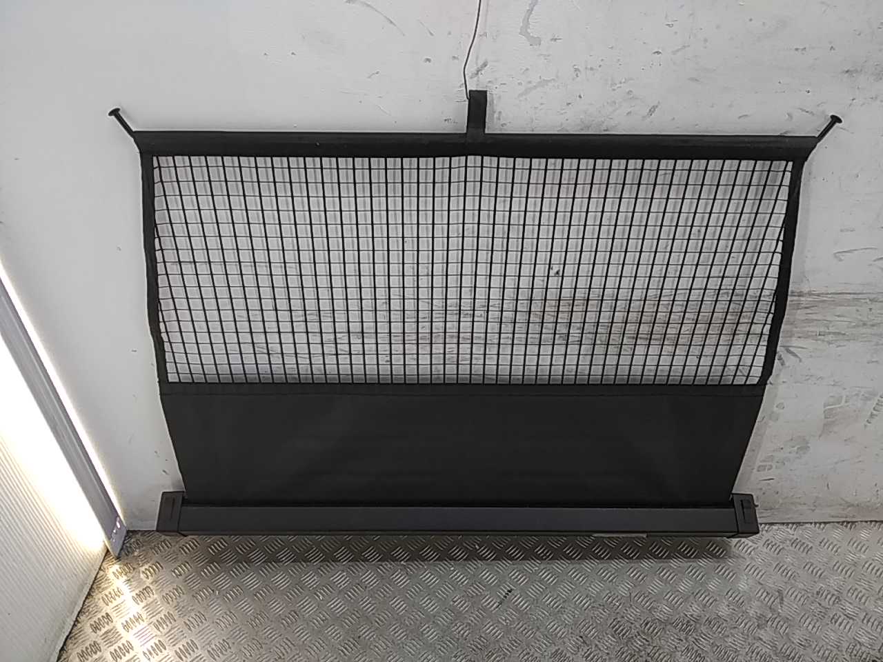 Шторка багажника