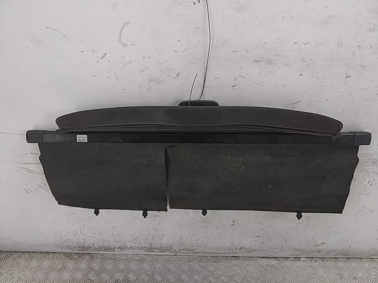 Шторка багажника