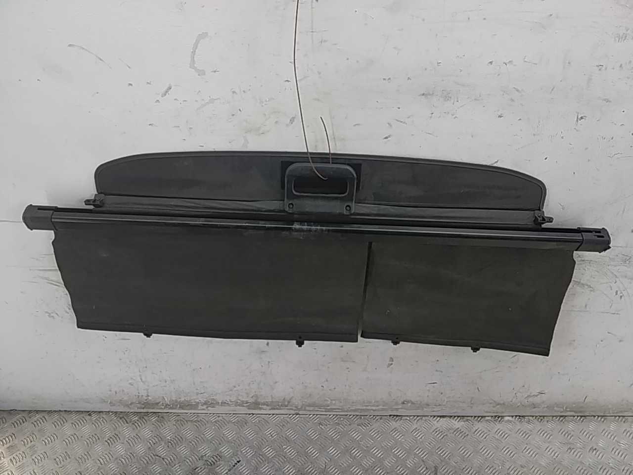 Шторка багажника