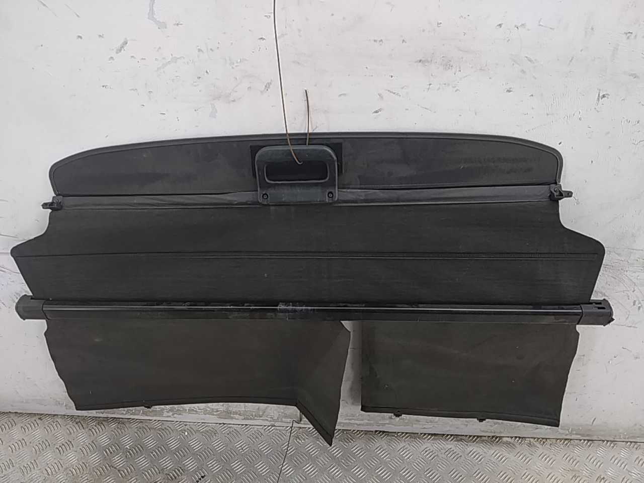 Шторка багажника