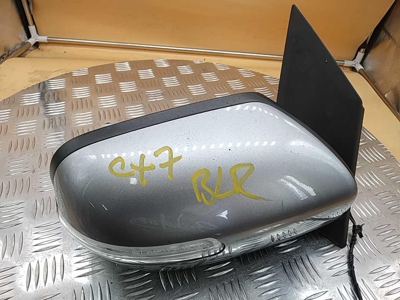 Зеркало правое электрическое