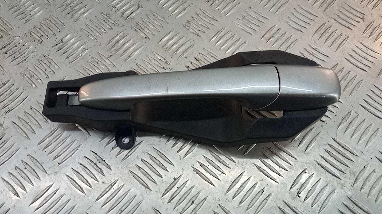 Ручка двери задней наружная левая