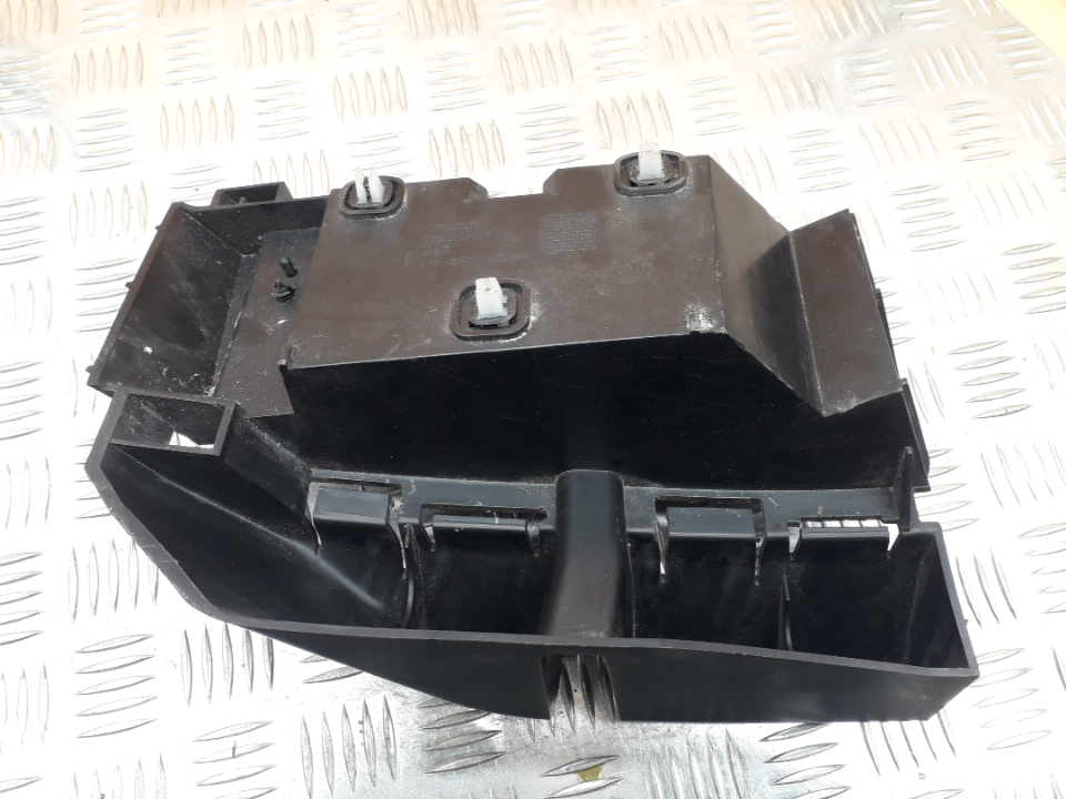 Кронштейн заднего бампера правый