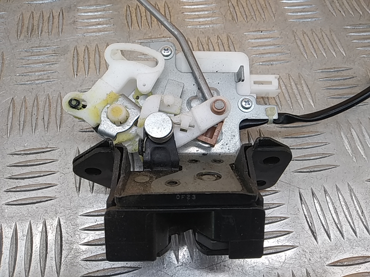 Замок багажника