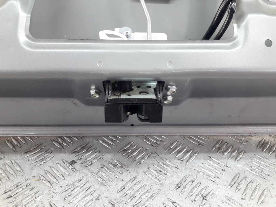 Замок багажника