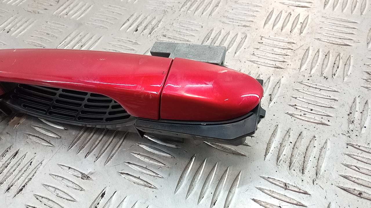 Ручка двери передней наружная левая