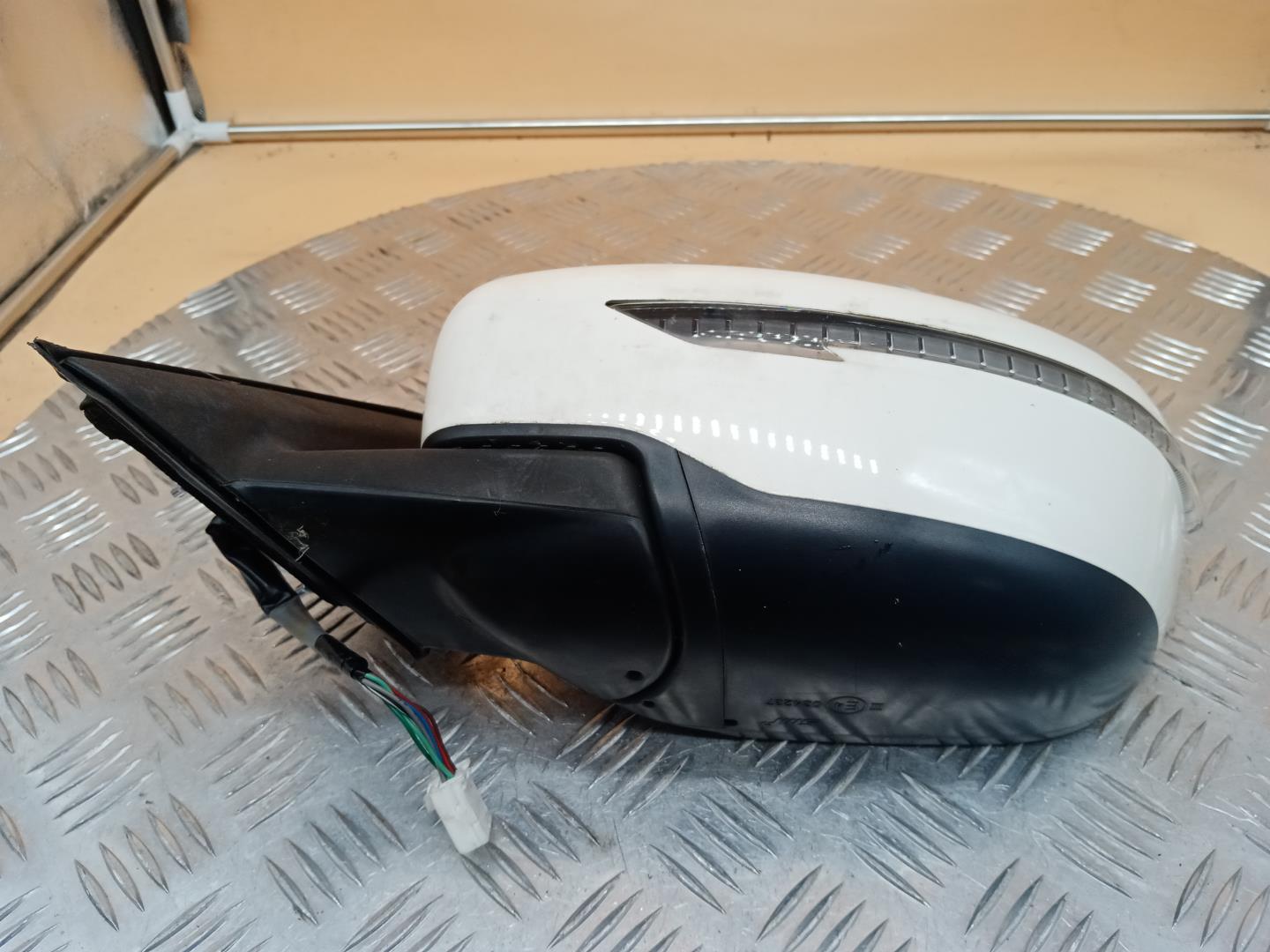 Зеркало левое электрическое