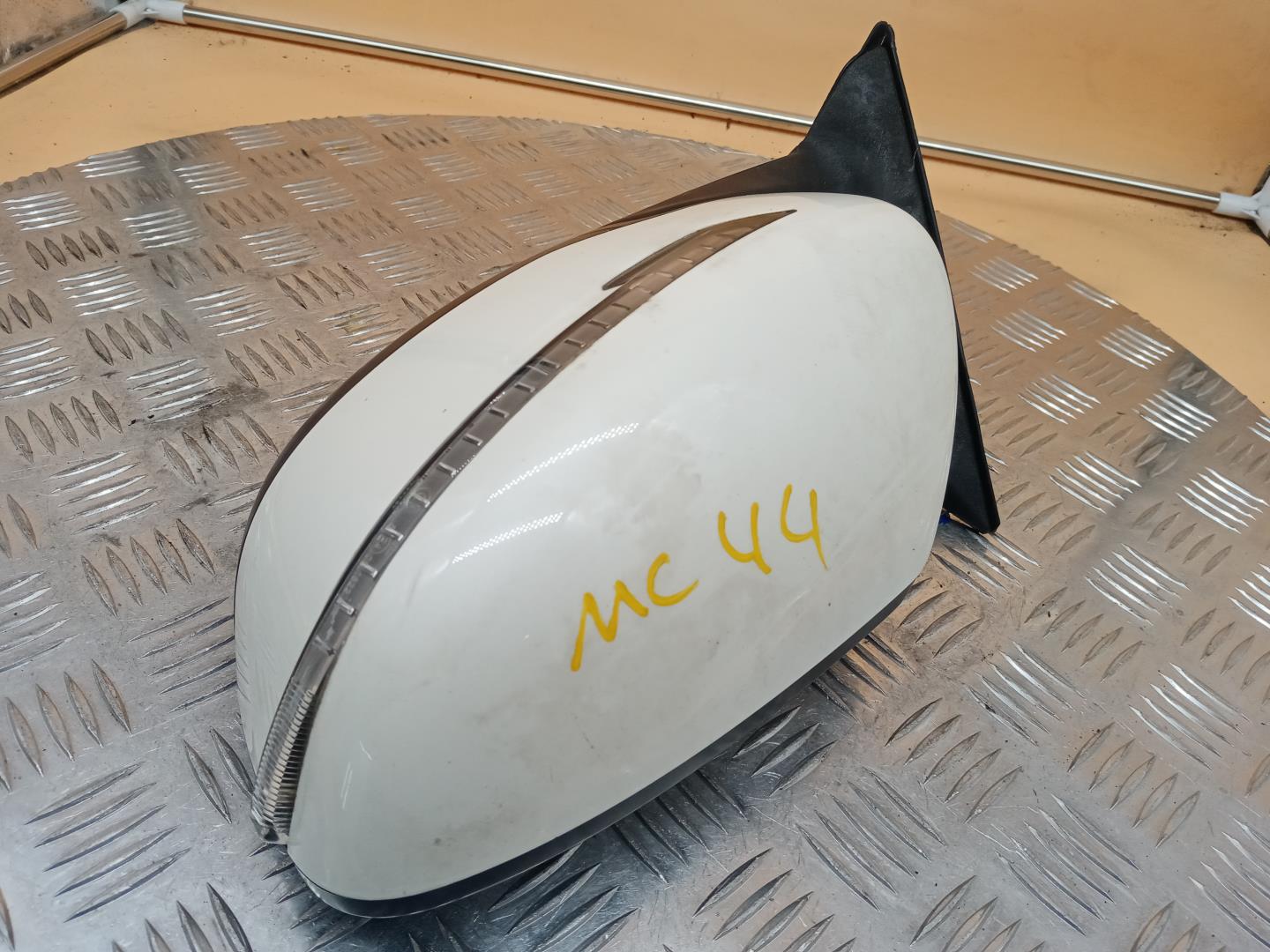 Зеркало левое электрическое