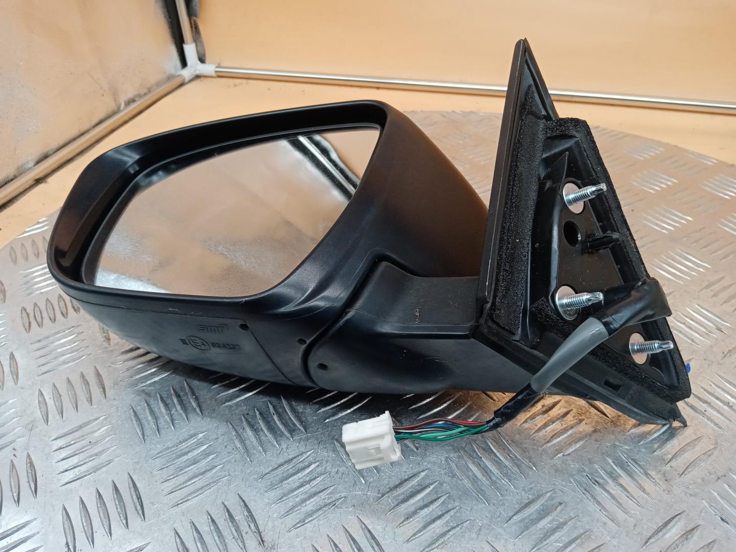 Зеркало левое электрическое