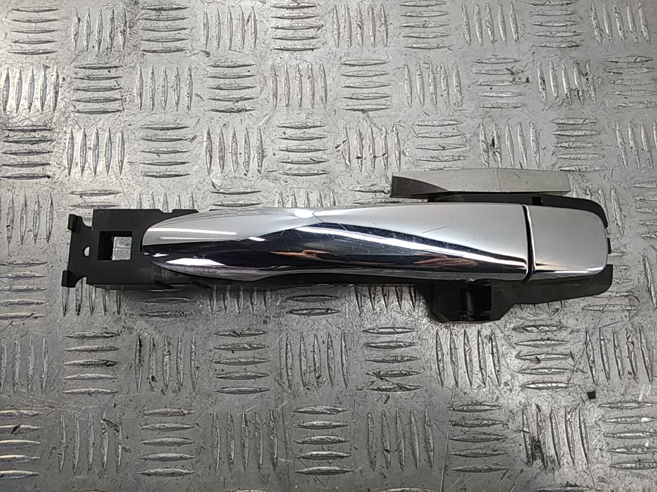 Ручка двери задней наружная левая