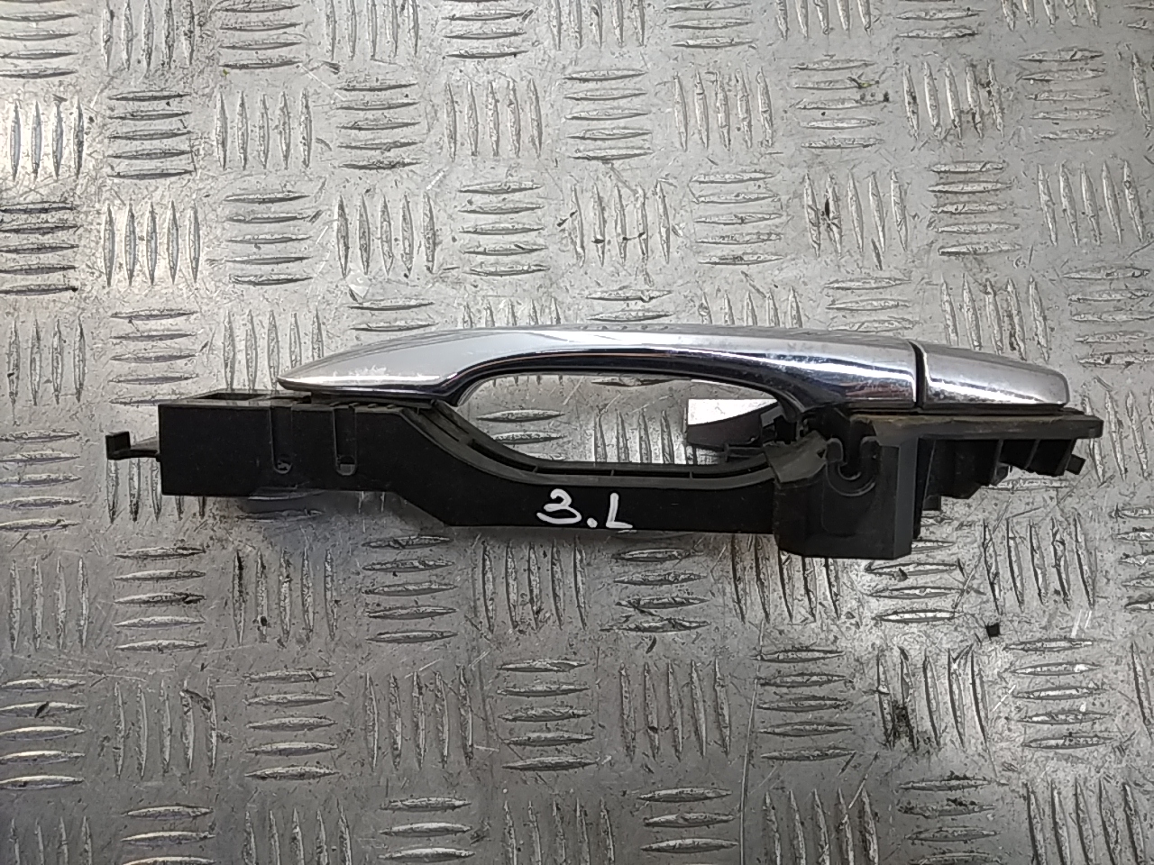 Ручка двери задней наружная левая