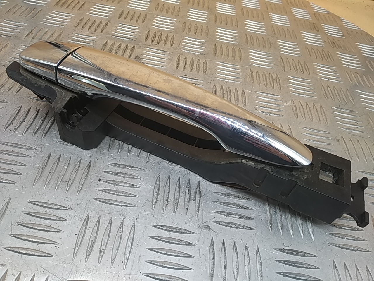 Ручка двери задней наружная правая