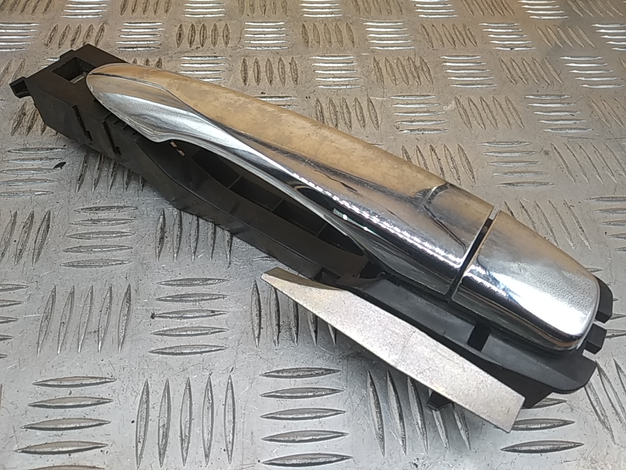 Ручка двери задней наружная правая