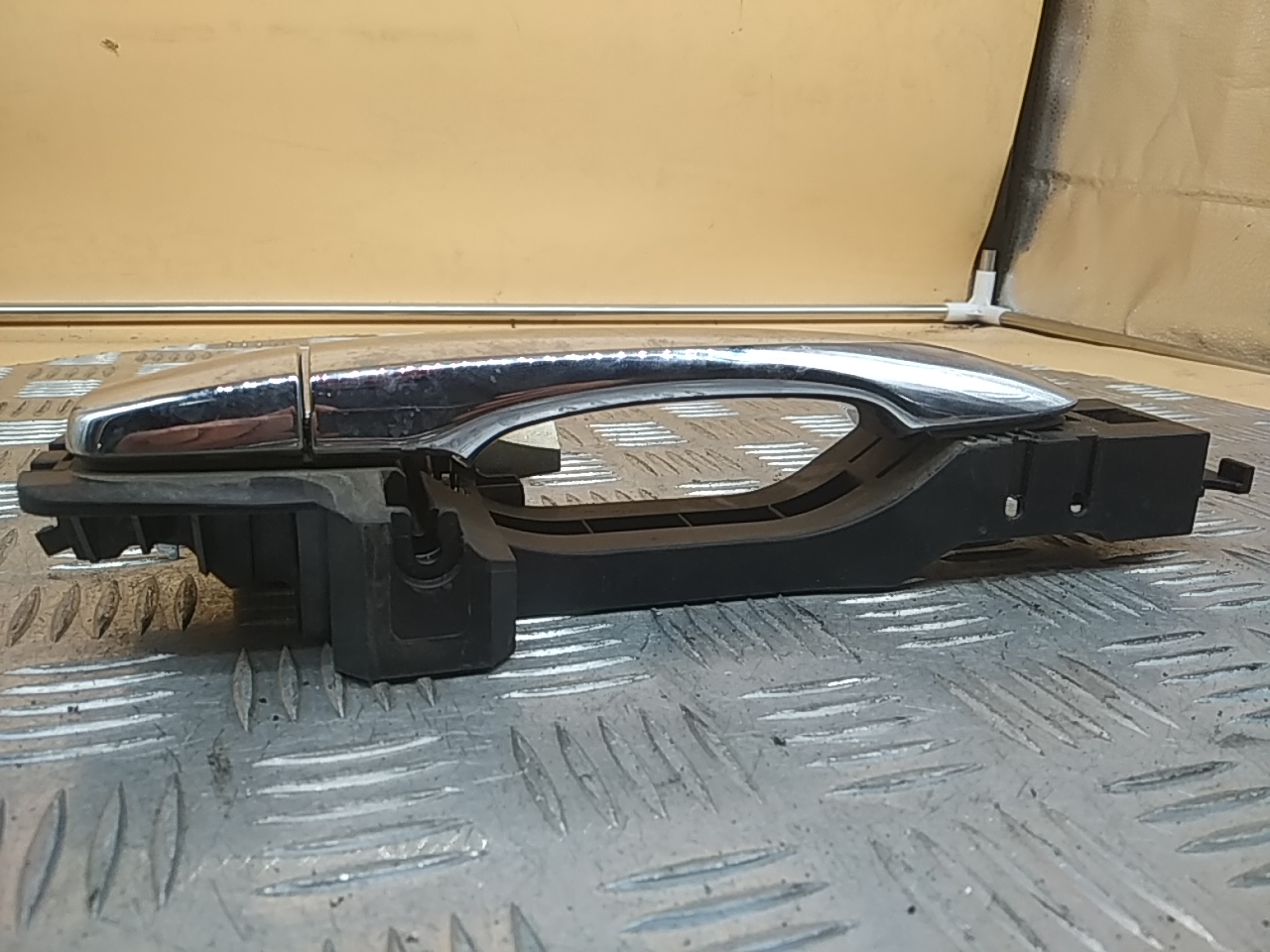 Ручка двери задней наружная правая