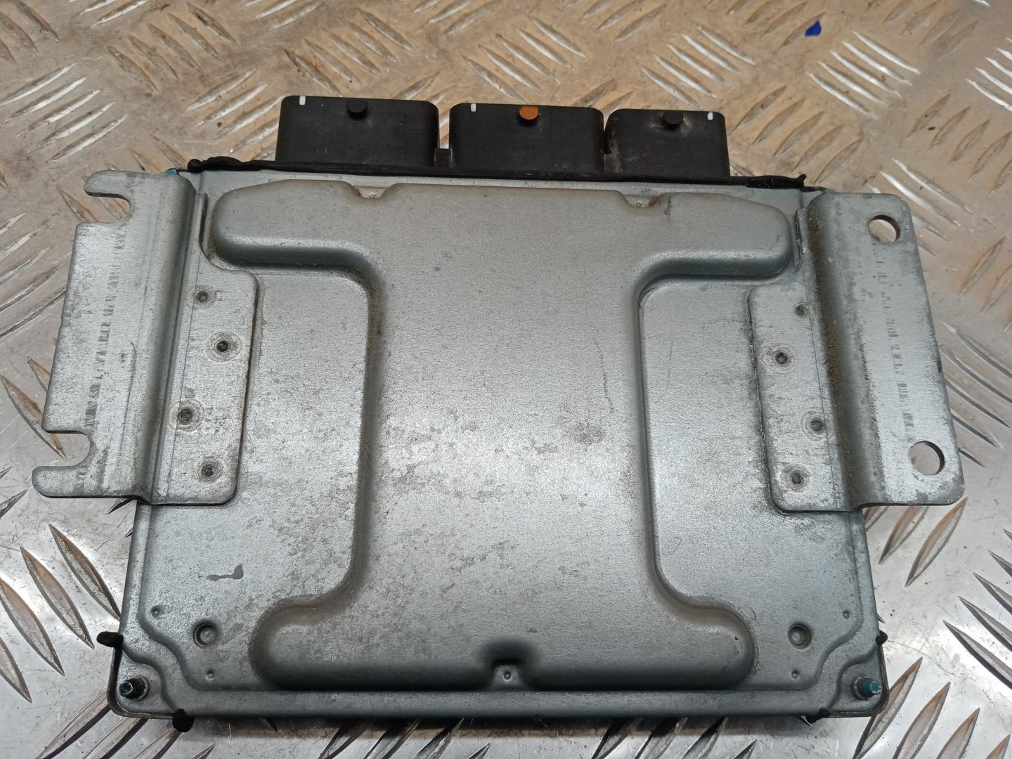 Блок управления двигателем