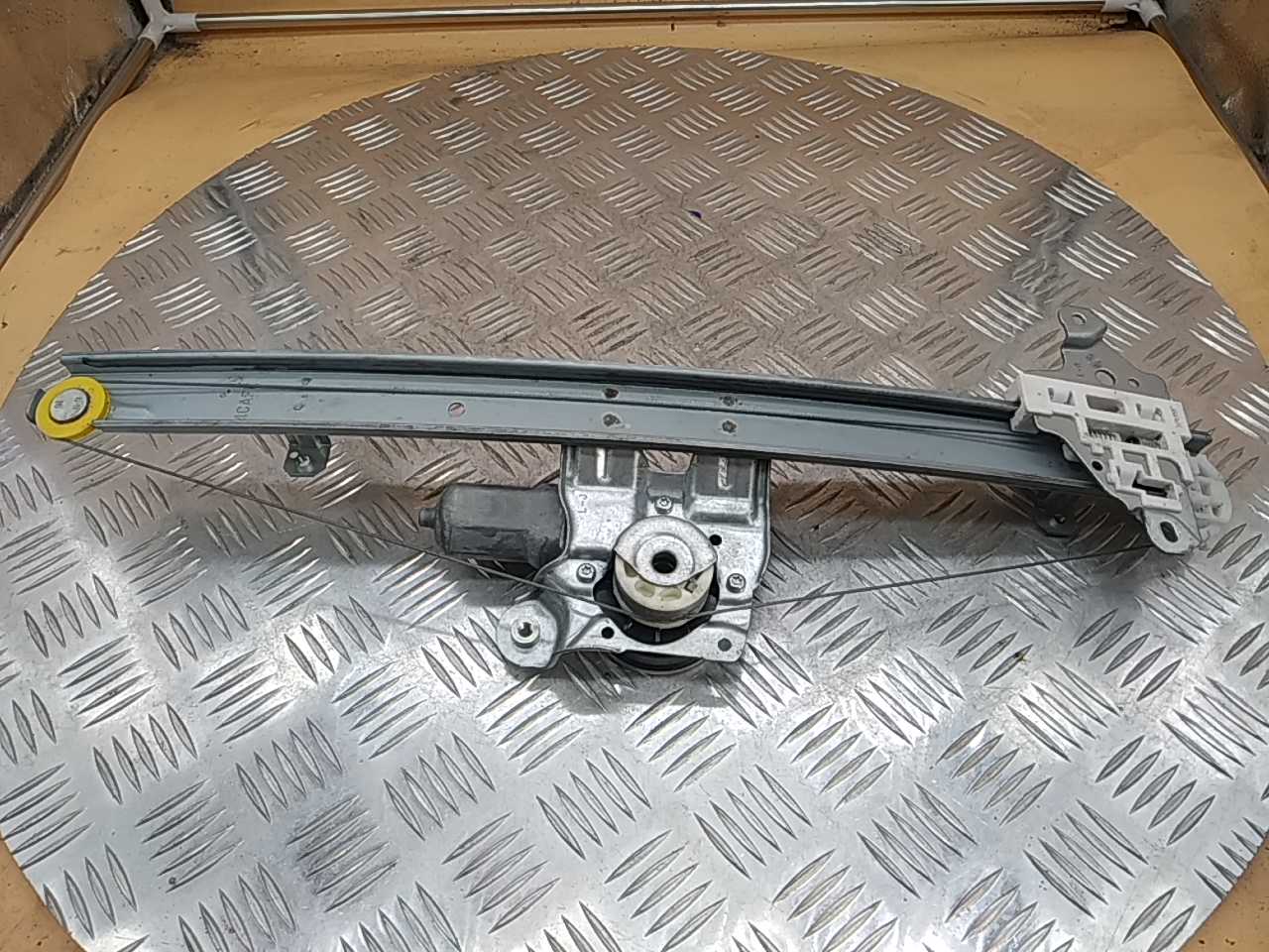 Стеклоподъемник электр. передний левый