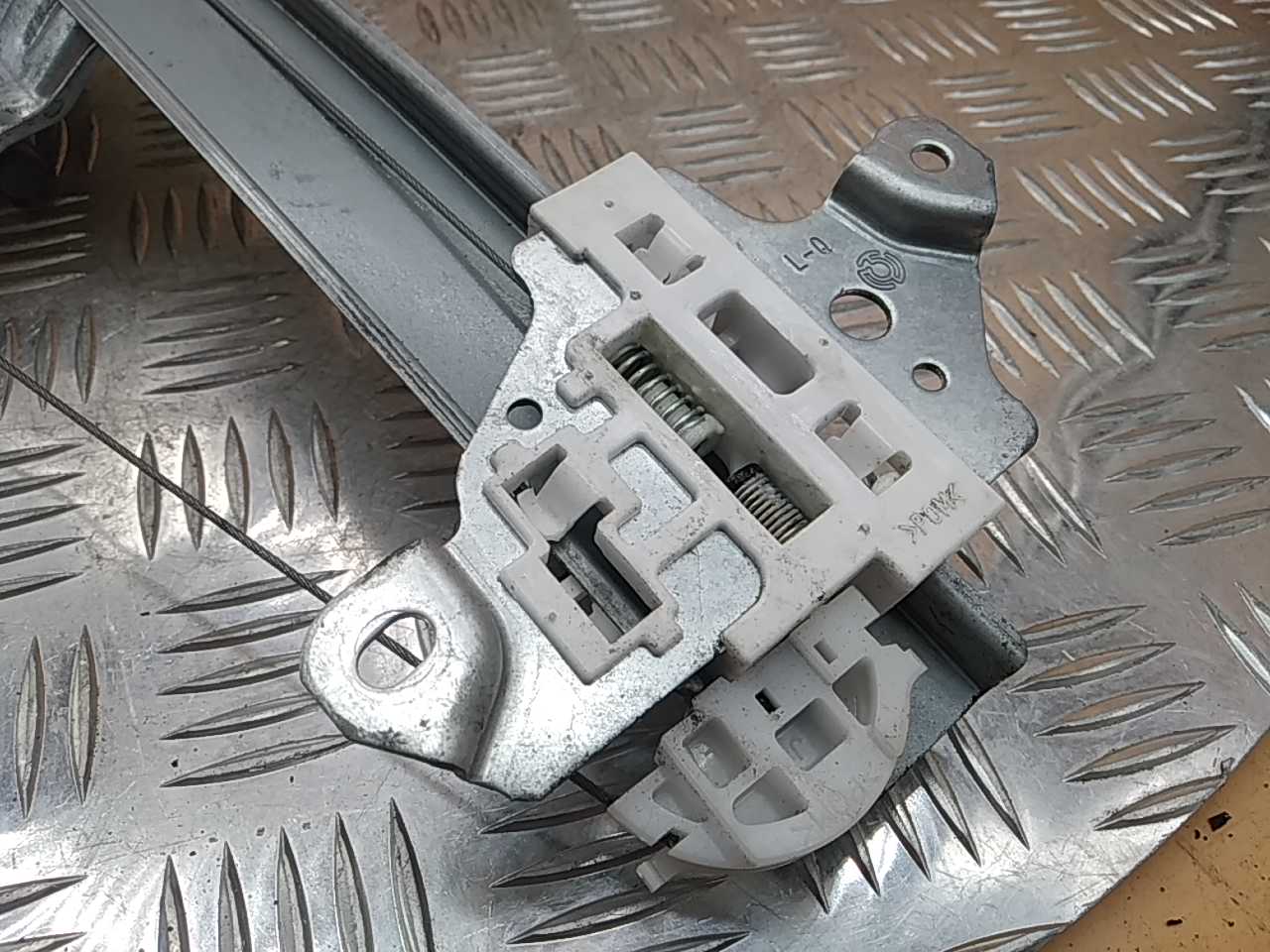 Стеклоподъемник электр. передний левый