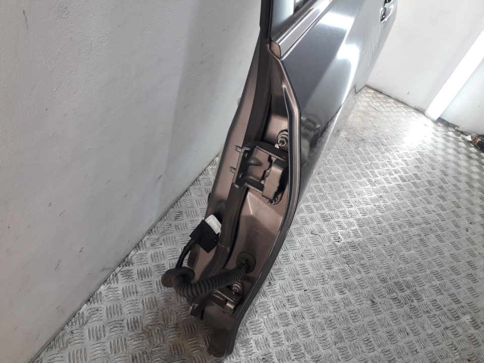 Дверь задняя левая