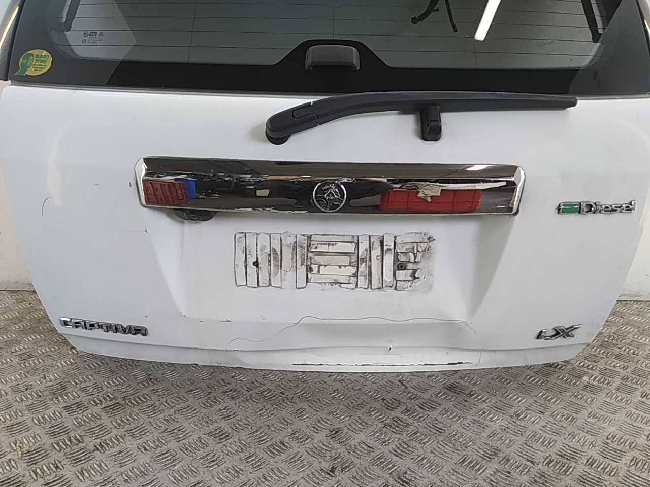 Дверь багажника