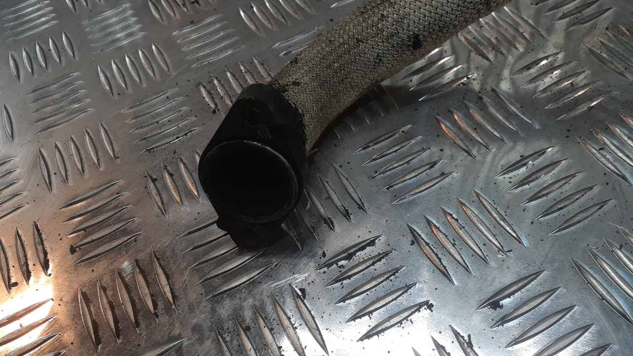 Трубка картерных газов