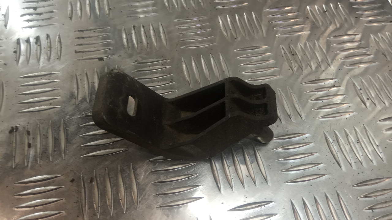 Кронштейн радиатора