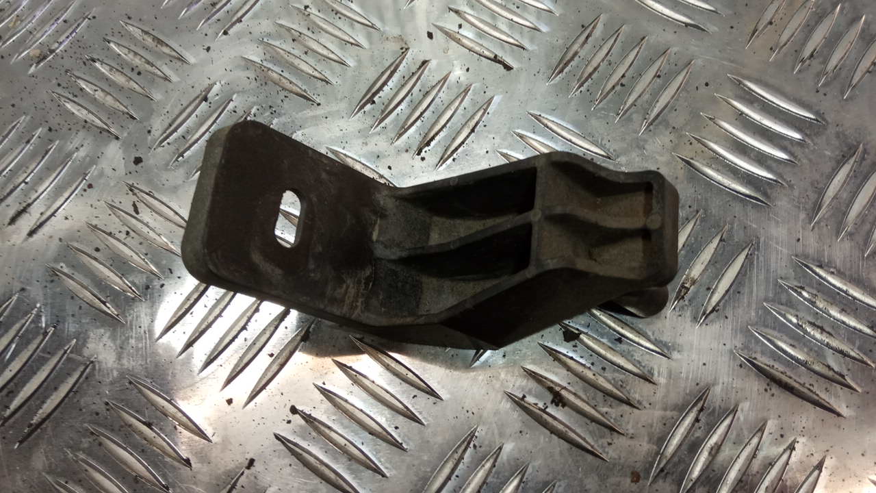 Кронштейн радиатора