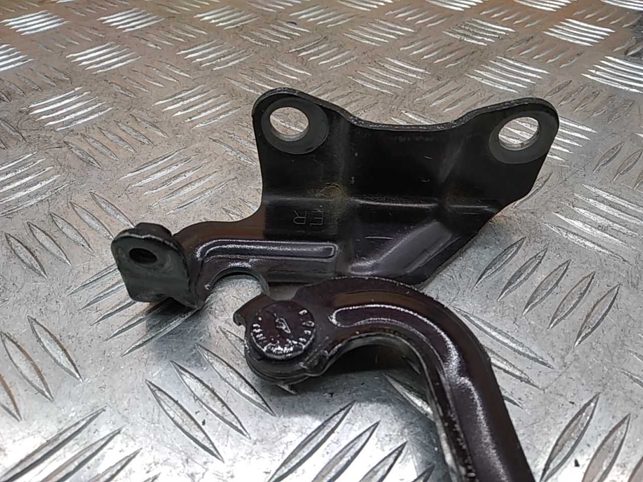 Петля капота правая