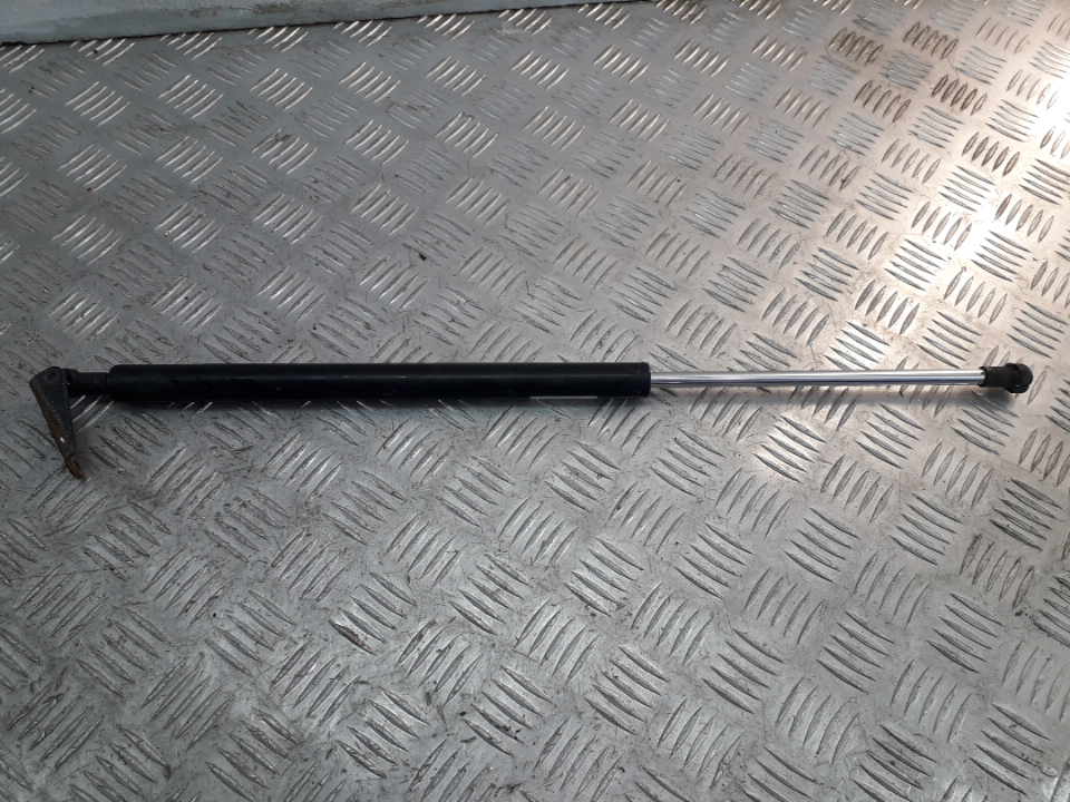 Амортизатор двери багажника