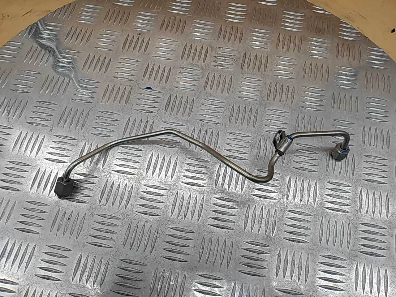 Трубка топливная