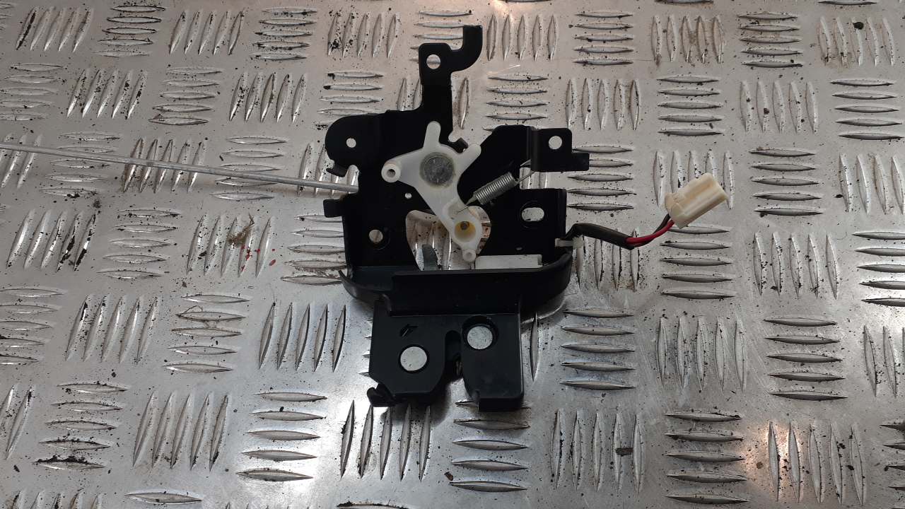 Замок багажника