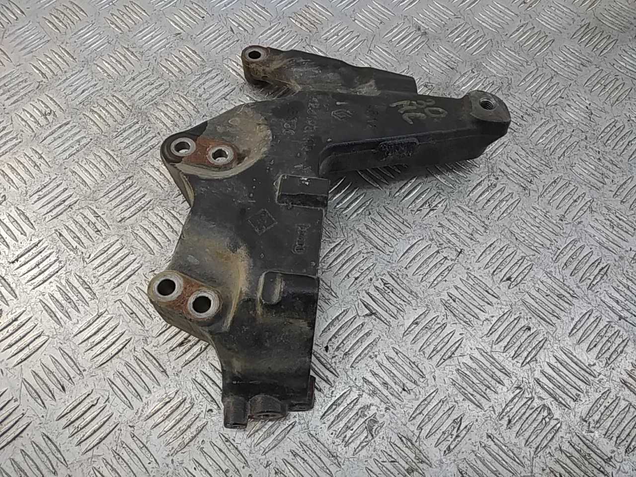 Кронштейн двигателя правый