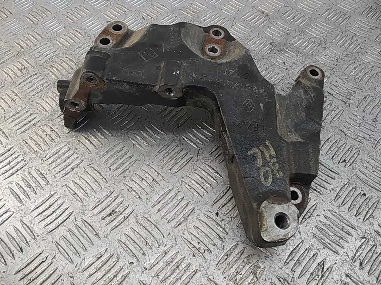 Кронштейн двигателя правый