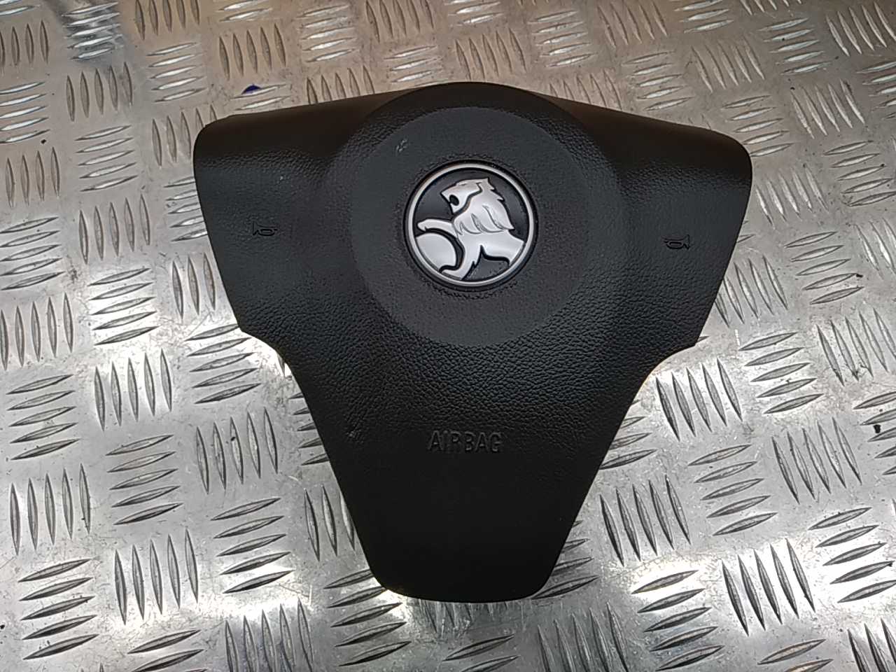 Подушка безопасности в рулевое колесо