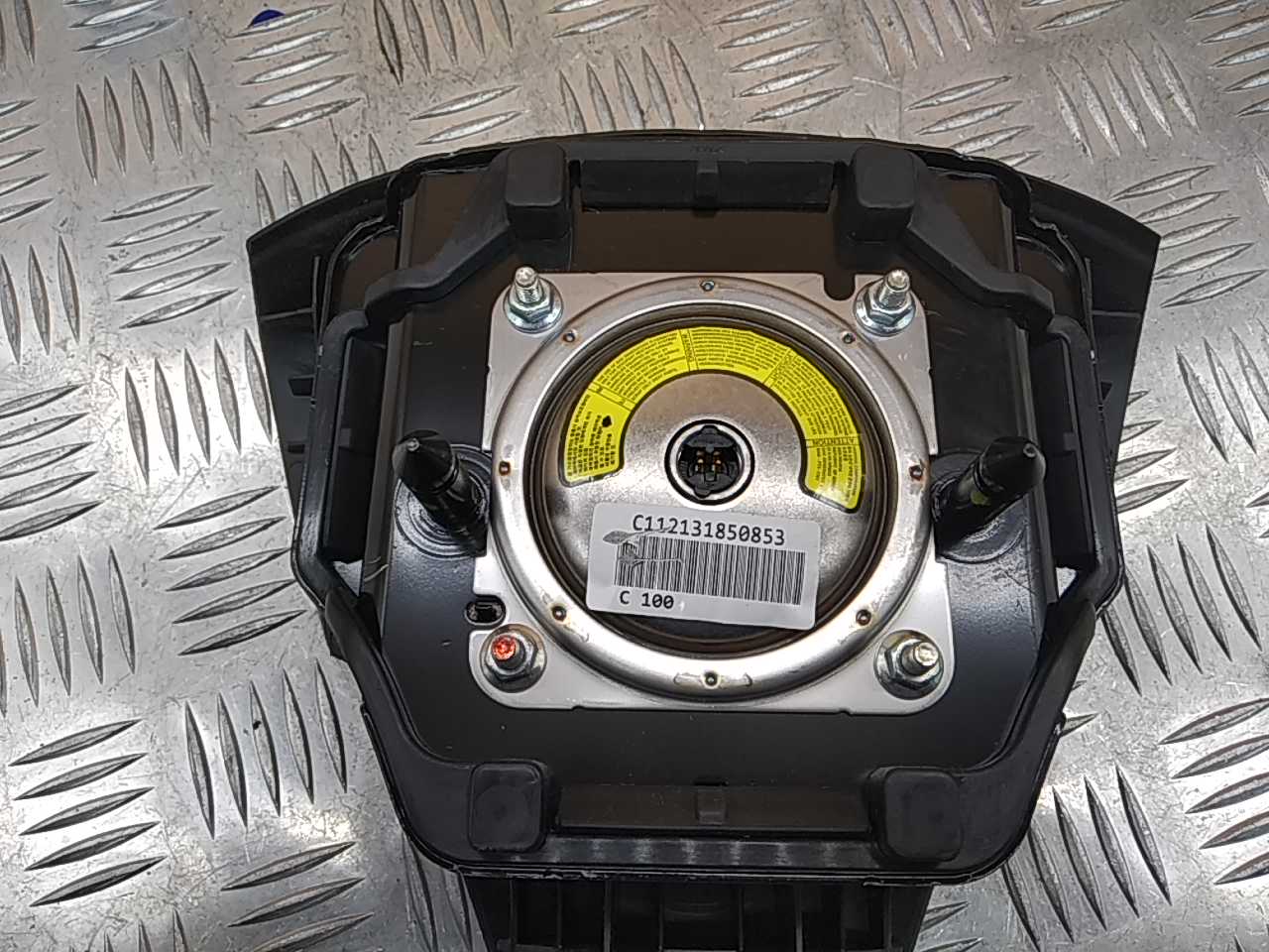 Подушка безопасности в рулевое колесо