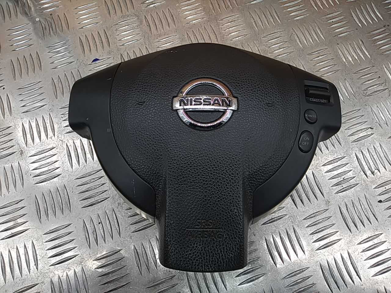 Подушка безопасности в рулевое колесо