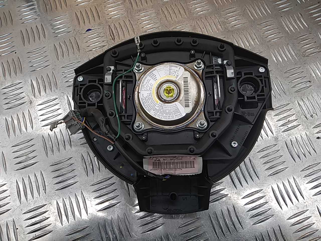 Подушка безопасности в рулевое колесо