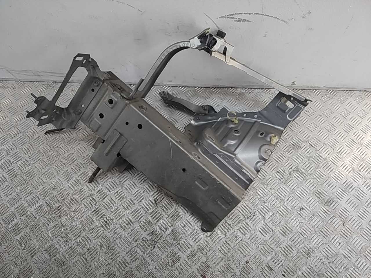 Лонжерон передний правый