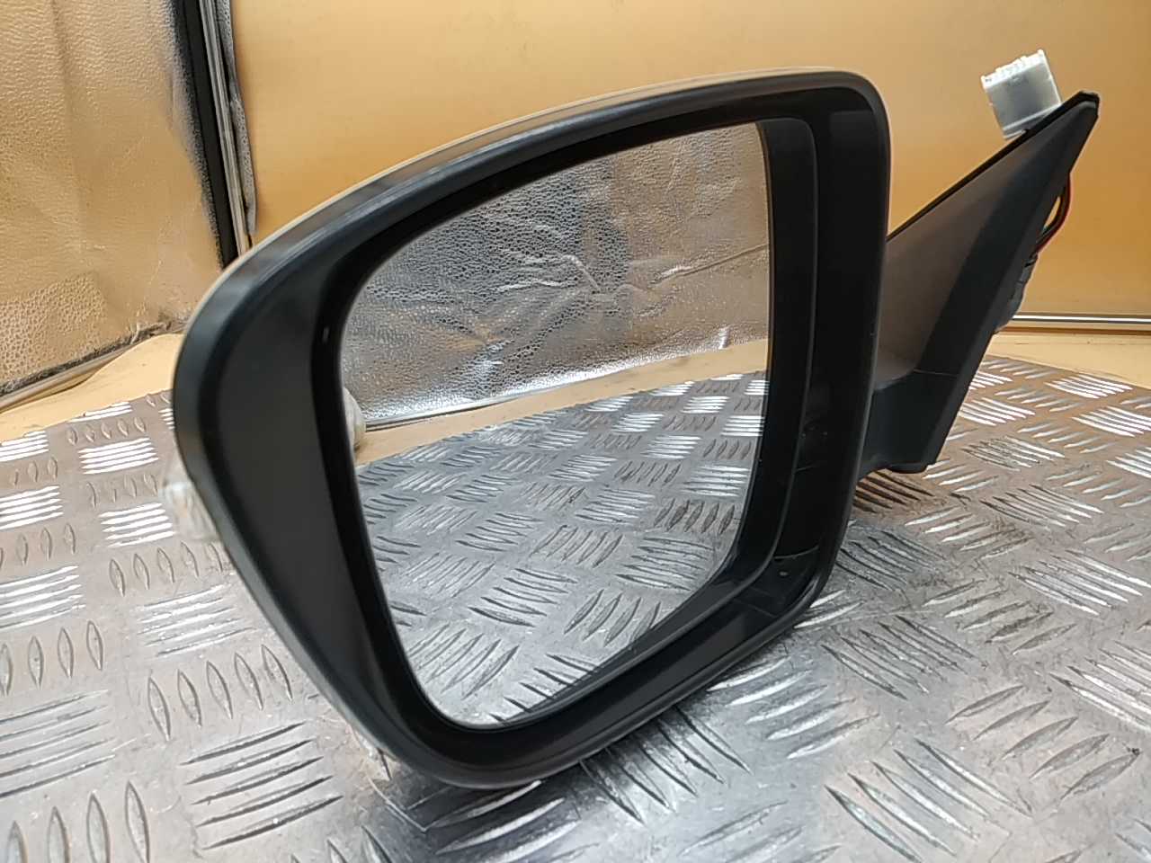 Зеркало левое электрическое