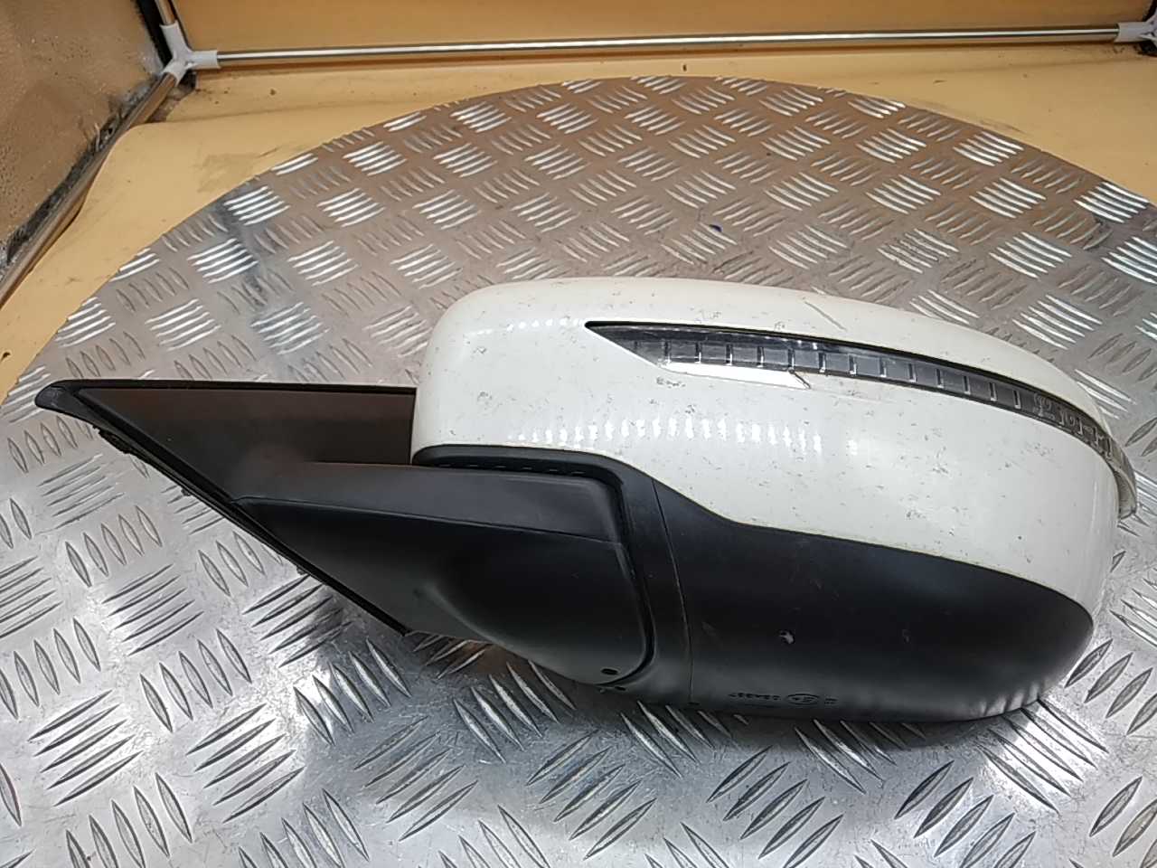 Зеркало левое электрическое