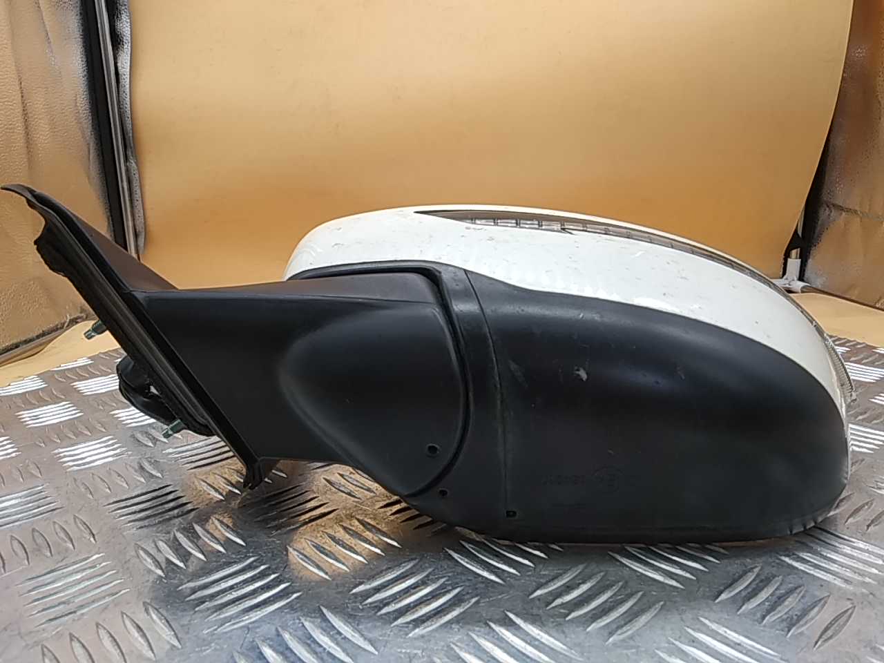 Зеркало левое электрическое