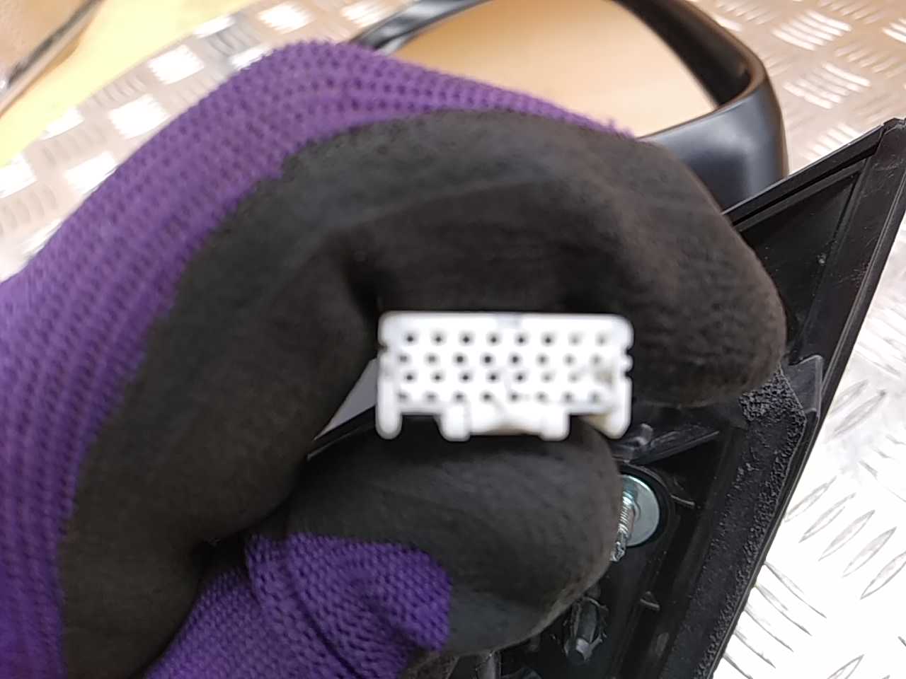 Зеркало левое электрическое